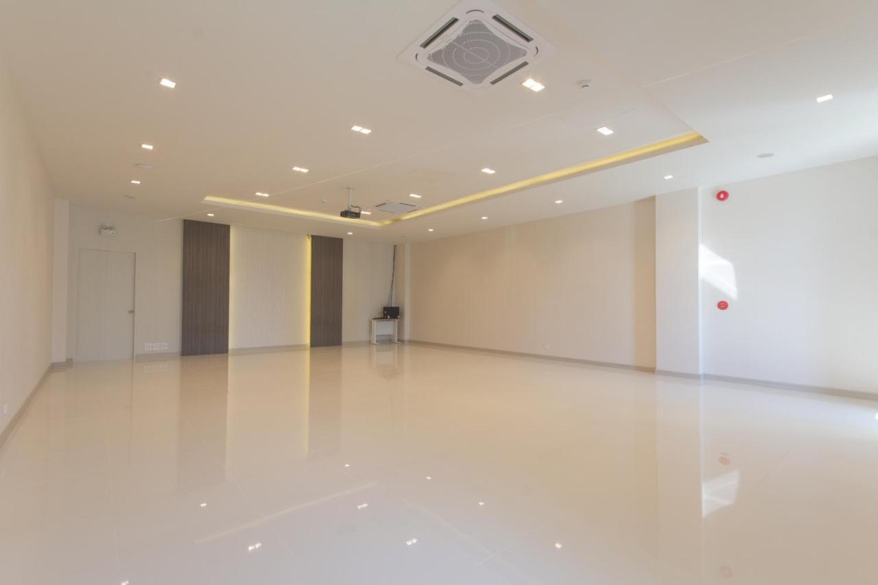 Donchan Grand Hotel Chiang Mai Zewnętrze zdjęcie
